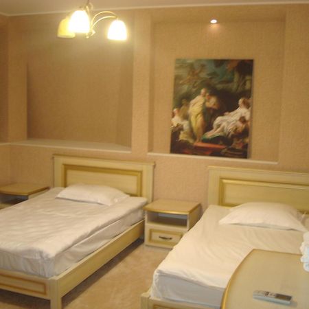 Veles Hotel Днепр Экстерьер фото