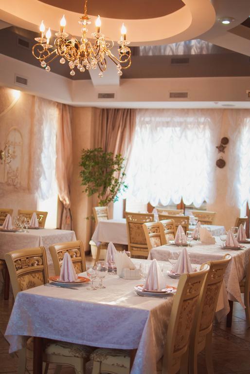 Veles Hotel Днепр Экстерьер фото