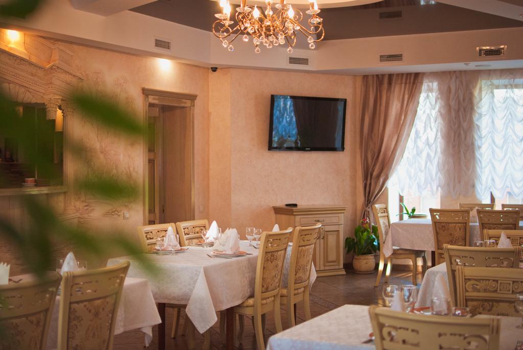Veles Hotel Днепр Экстерьер фото