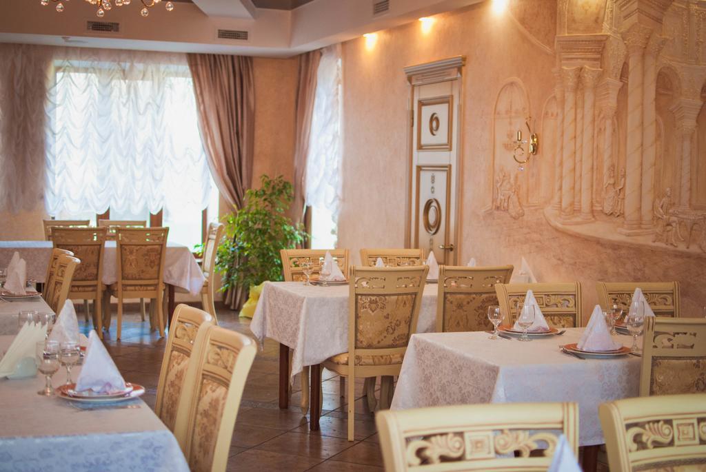 Veles Hotel Днепр Экстерьер фото