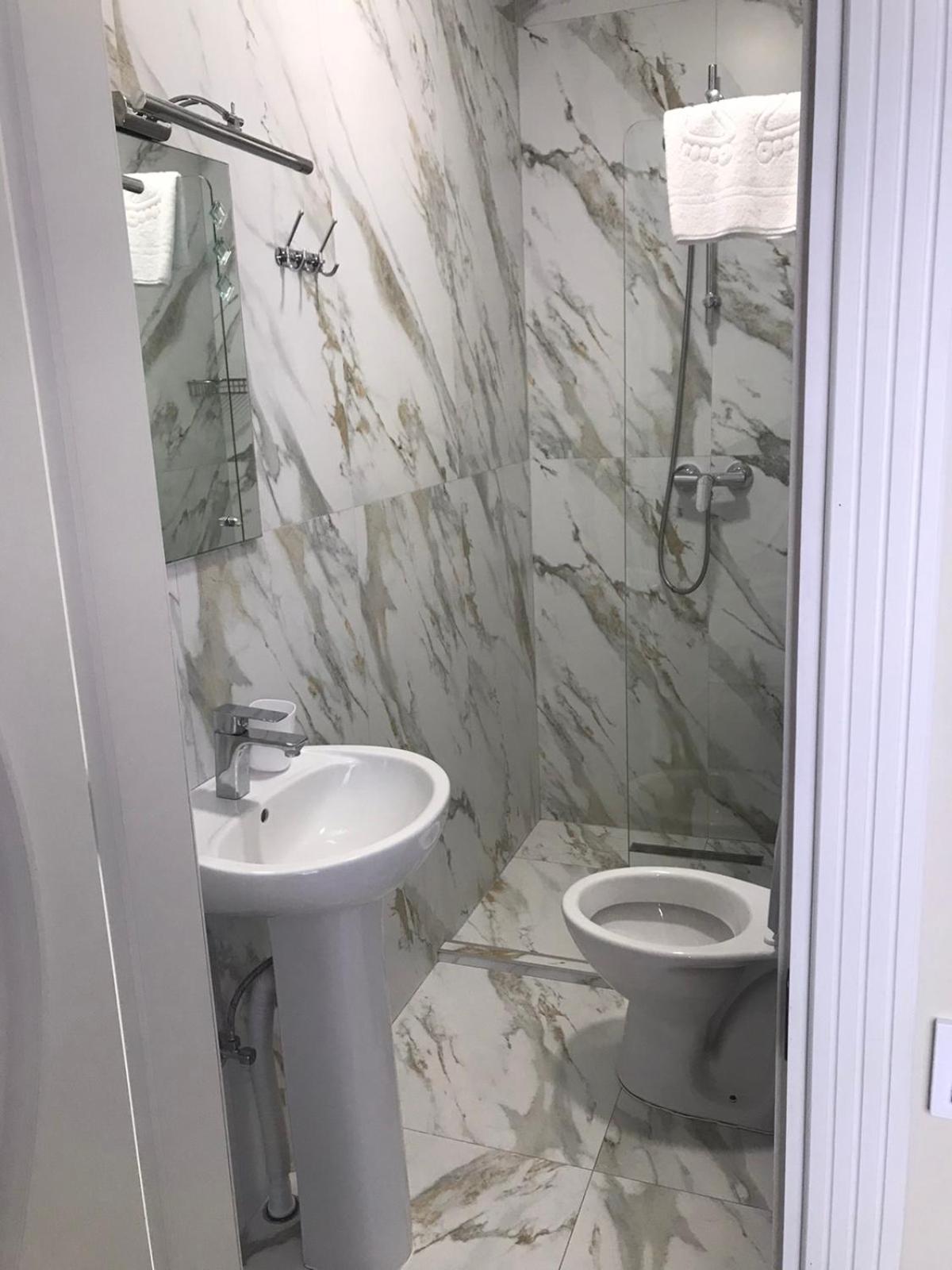 Veles Hotel Днепр Экстерьер фото