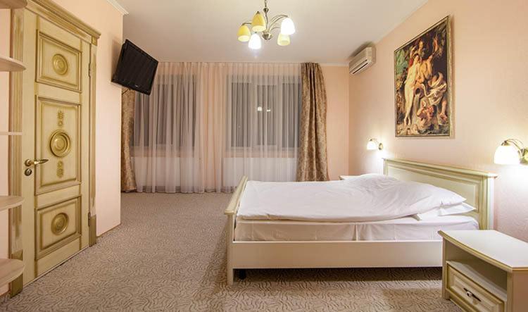 Veles Hotel Днепр Экстерьер фото
