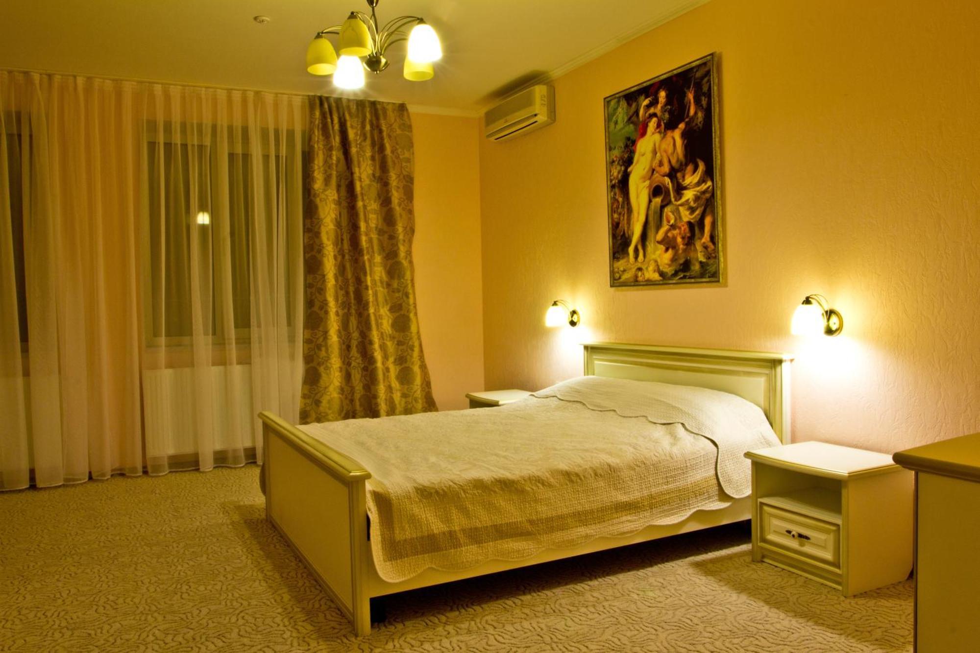 Veles Hotel Днепр Экстерьер фото
