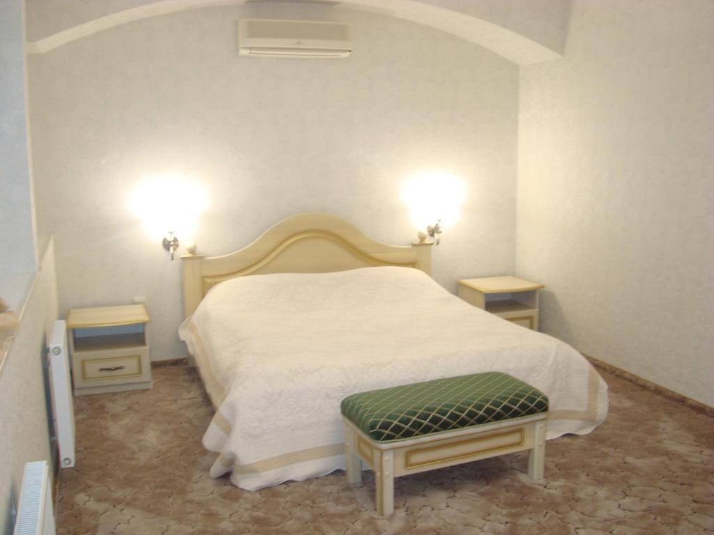 Veles Hotel Днепр Экстерьер фото